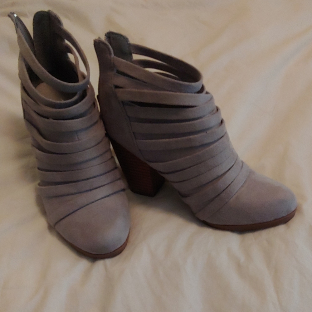 6 1/2 grey booties